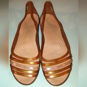Gold strapped Isabella CROC Sandal Hold With Accent Straps Womens size 9 EUC